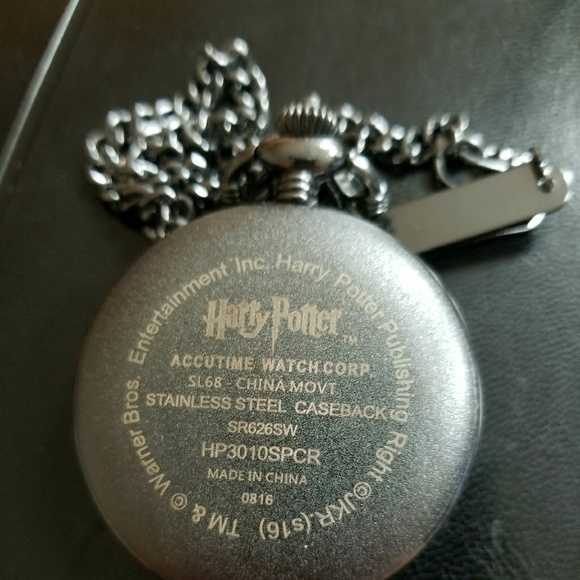 Harry Potter 9 3/4  Pocket Watch - Picture 4 of 4